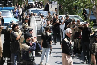 آیین «گل‌مالی» صبح عاشورا در فولادشهر اصفهان