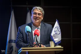 مراسم گرامیداشت هفته‌نامه بازار کار همراه با برنامه نکوداشت سیدکاظم حسینی