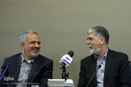 سید عباس صالحی و احمد مسجد جامعی در نشست شورای سیاست‌گذاری پانزدهمین دوره همایش بانوان قرآن‌پژوه
