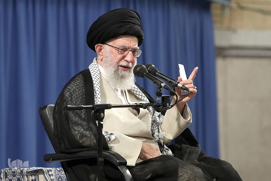 اعضای ستاد کنگره ملی شهدای استان مرکزی با رهبر انقلاب دیدار می‌کنند