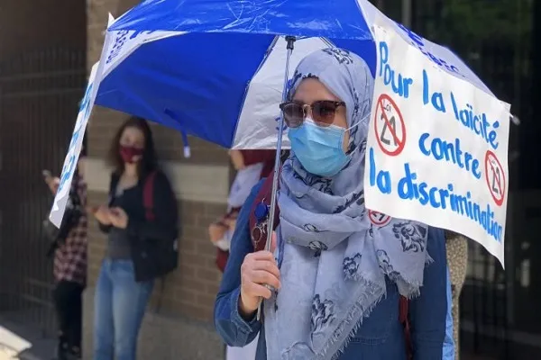 مظاهرة في كندا احتجاجاً على قانون حظر الحجاب في الوظائف الحكومية