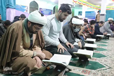 محفل بزرگ انس باقران کریم همزمان با سالگرد پیروزی انقلاب اسلامی ایران در ملایر
