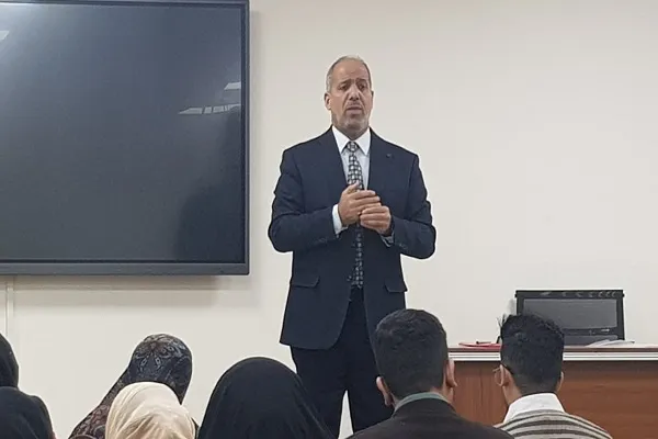 العراق: محاضرة في شرح المعايير الدولية الخاصة بتقييم القراء والحفاظ + صور