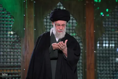 حضور رهبر معظم انقلاب در مرقد مطهر امام راحل و گلزار شهدای بهشت زهرا