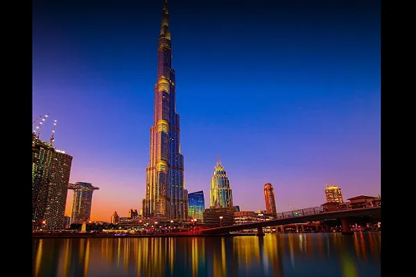 Burj Halife binasından Ezan sesi yankılandı