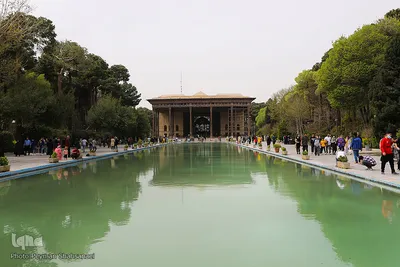 مسافران نوروزی کاخ چهل ستون