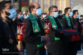 مراسم برافراشته شدن پرچم عزای حسینی بر گنبد آستان مقدس حضرت عبدالعظیم حسنی(ع) در شهر ری