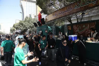 حرکت دسته های عزاداری به سمت حرم مطهر رضوی