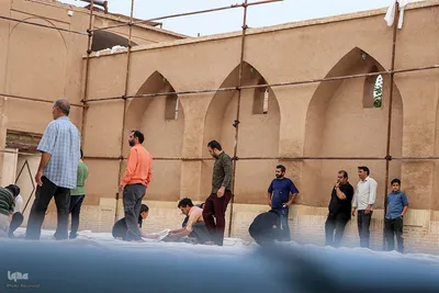 آیین سنتی پوش کشی در خانه امام حسینی یزد‎