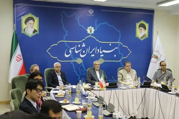 نقد علمی کتاب «ایل، ده و شهر در ایران» در بنیاد ایران‌شناسی برگزار شد