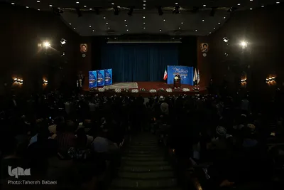 علی لاریجانی، رئیس مجلس شورای اسلامی 
 در همایش بین‌المللی «آینده جهان اسلام در افق ۱۴۱۴ شمسی»