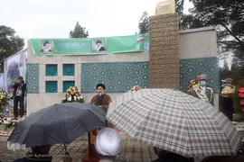 مراسم گلباران جایگاه جلوس بنیانگذار کبیر انقلاب اسلامی، امام خمینی(ره) در بهشت زهرا(س)
