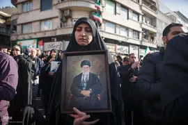 تجمع خودجوش مردم عزادار تهران در میدان انقلاب