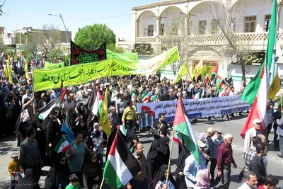 راهپیمایی روز قدس همراه با تشییع دو شهید در یزد‎