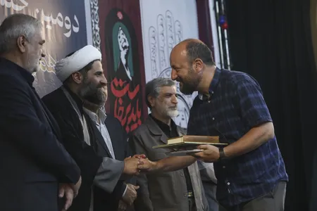 دومین جلسه قرآنیان تهران به همراه تجلیل از خبرنگاران قرآنی