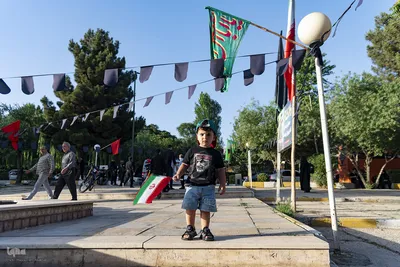 کاروان دانشگاهیان استان البرز پای پیاده در راه تشییع رهبر شهید