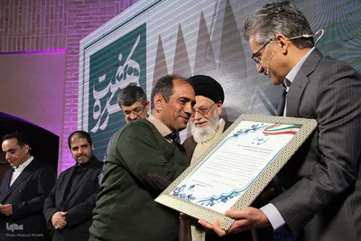تجلیل از کارآفرین برتر یزدی در رویداد هفت سرو