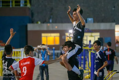 قهرمانان بزرگ، نان آوران کوچک