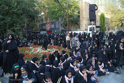 اجتماع دختران دهه هشتادی در گذر فرهنگی چهارباغ‎