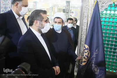 حضور وزیر ارشاد در حرم علی‌بن مهزیار اهوازی