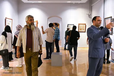 آیین گشایش نمایشگاه سرخ‌نگار در اصفهان‎‎