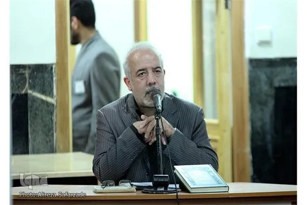 اعطای بن حمایتی خرید از نمایشگاه به خادمان قرآن