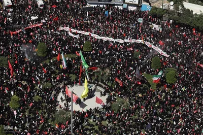  تشییع پیکر مطهر رهبر شهید در مشهد مقدس