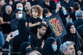 مراسم وداع با پیکر شهدای مدافع حرم در میدان امام حسین(ع)