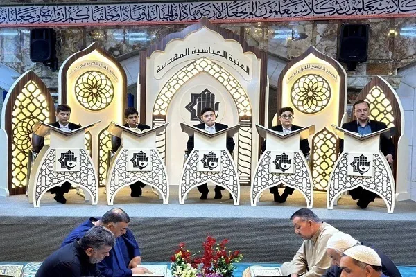 Iraniano na Malabata na Qari Dumalo sa Ramadan na Programang Quraniko sa Baghdad