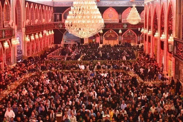 بالصور.. حشود العاشقين عند ضريح أبي الأحرار(ع)