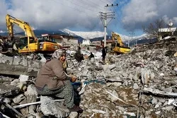 在斋月为土耳其地震灾民搭建帐篷