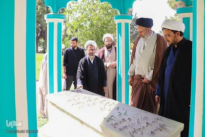 غبارروبی از مزار شهدا به مناسبت بازگشت آزادگان سرافراز به وطن
