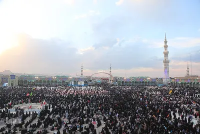 مسجد مقدس جمکران در شب نیمه شعبان