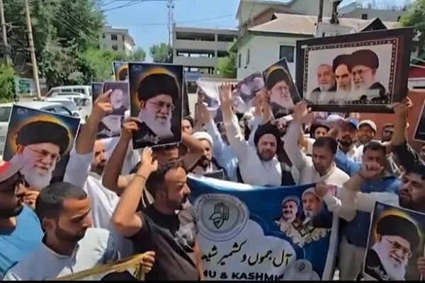 Indignação Explode na Índia Devido a Insulto da Mídia ao Aiatolá Khamenei