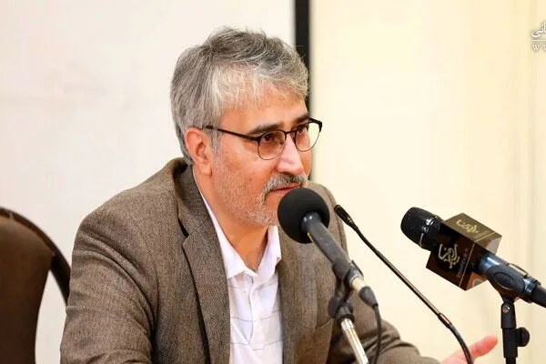 کاری که فلسفه می‌تواند بکند این است که متذکر باشد