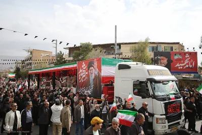 تشییع پیکر مطهر ۱۲ شهید جنگ رمضان در شیراز