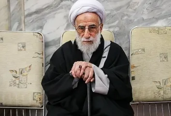 عیادت آیت‌الله جنتی از آیت‌الله مومن