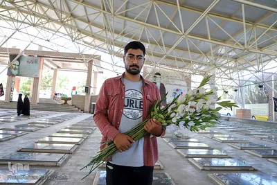 آیین غبارروبی و عطرافشانی مزار شهدای رسانه در آذربایجان شرقی‎