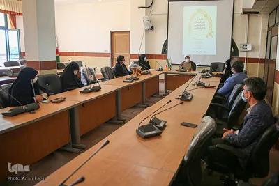 نشست «زن، فرهنگ و هنر اسلامی و خودباوری» در شيراز‎