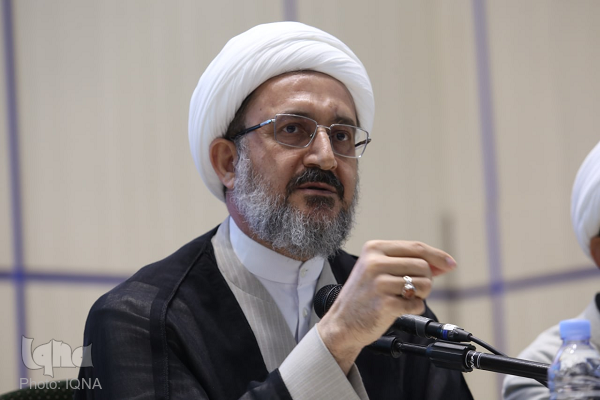 حجت‌الاسلام والمسلمین احمدحسین شریفی، رئیس دانشگاه قم