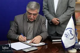 سید حمیدرضا طیبی، رییس جهاددانشگاهی در مراسم امضای تفاهم نامه همکاری‌ میان جهاددانشگاهی و سازمان منطقه‌ آزاد کیش