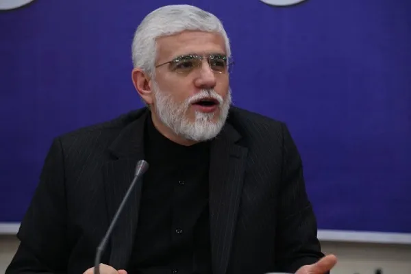 آثار مفاخر و بزرگان پشتوانه‌ای برای پیروزی در جبهه فرهنگی است