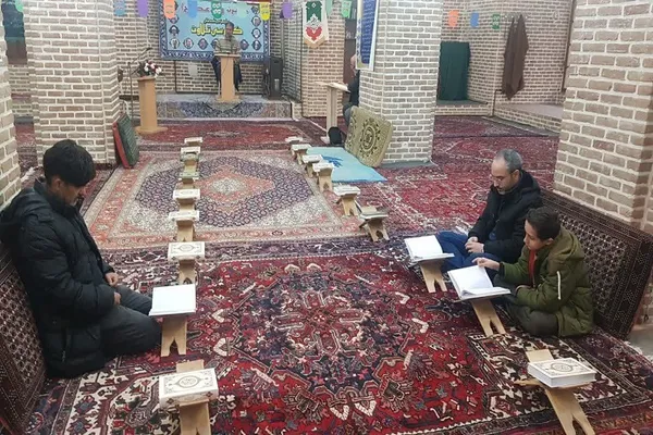 کرسی تلاوت مسجد استاد شاگرد تبریز