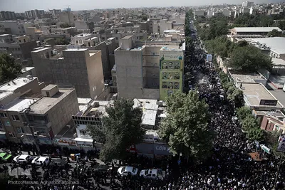 مراسم تشییع پیکر مطهر شهید مدافع حرم «جواد الله‌کرم» در محله مهرآباد جنوبی