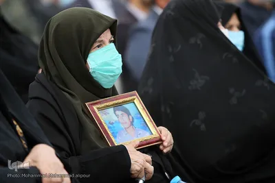 رونمایی از تقریظ رهبری بر کتاب «حوض خون» در اندیمشک