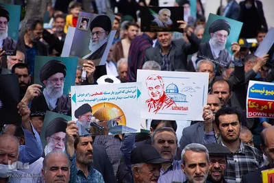 راهپیمایی مردم اصفهان در حمایت از عملیات «وعده صادق»