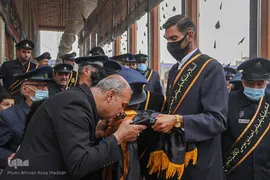 آیین تعویض پرچم گنبد آستان حضرت شاهچراغ (ع)‎‎