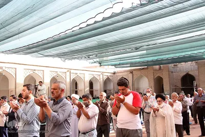 اقامه نماز عید قربان در مسجد ملا اسماعیل یزد