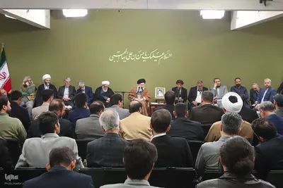 دیدار جمعی از شاعران و اهالی فرهنگ و ادب فارسی با ر هبر معظم انقلاب