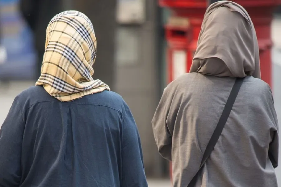 Abuso Islamofóbico e Contaminação de Alimentos em Pizzaria de Michigan Gera Denúncia
